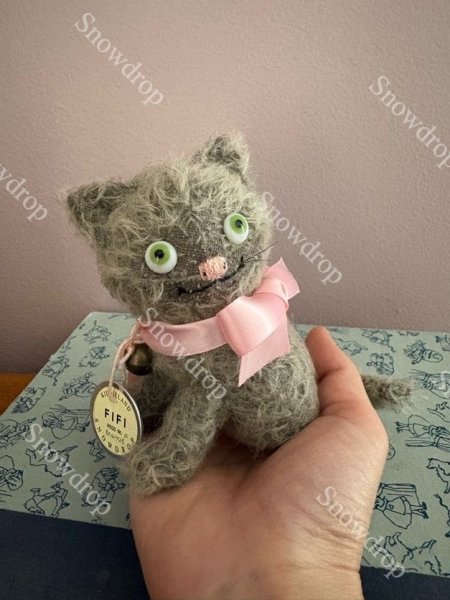画像3: 【ご予約注文】Snowdrop ハンドメイド　アンティーク風ぬいぐるみ　猫　グレー　（11.5cm） (3)