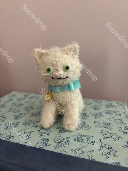 画像1: 【ご予約注文】Snowdrop ハンドメイド　アンティーク風ぬいぐるみ　白猫　（11m） (1)