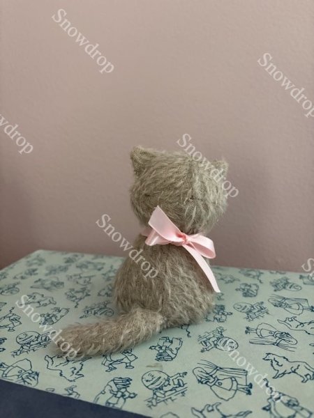 画像2: 【ご予約注文】Snowdrop ハンドメイド　アンティーク風ぬいぐるみ　グレー猫　（10.5cm） (2)