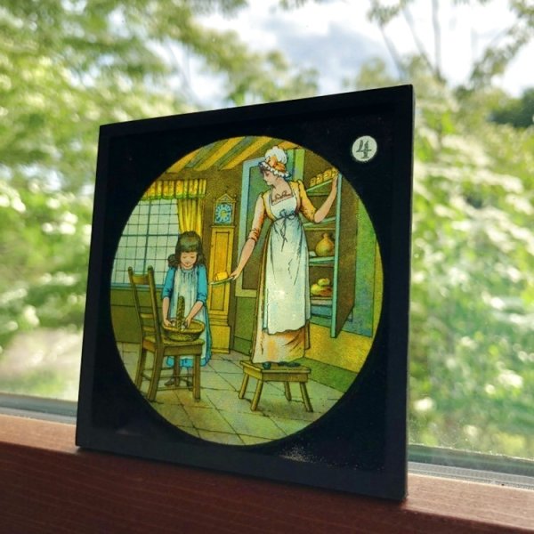 画像1: Antique Magic Lantern Glass Slide　アンティーク　マジックランタン・スライド　赤ずきんちゃん　4 (1)