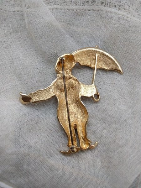 画像2: Vintage Brooch　傘を持ったピエロ　チャップリン風 (2)