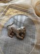 画像1: Vintage Brooch　毛糸で遊ぶ子猫のブローチ (1)