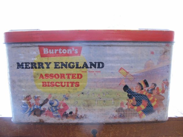画像3: Vintage Tin イギリス　古い大きなお菓子の缶　クッキー缶　ビスケット缶　MERRY ENGLAND  (3)