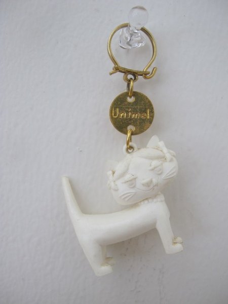 画像1: Vintage Key Ring 　Unimel フランス製　ユニメル　お洒落キャットのキーホルダー（白） (1)