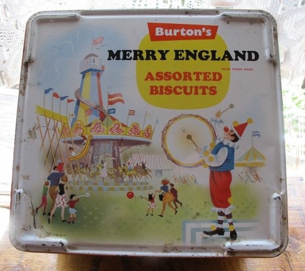 画像1: Vintage Tin イギリス　古い大きなお菓子の缶　クッキー缶　ビスケット缶　MERRY ENGLAND  (1)