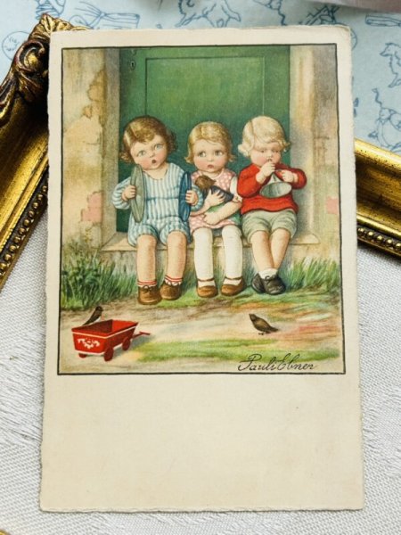 画像2: Postcard　アンティークポストカード　3人の子どもたち　シンバル　お人形　ラッパ　小鳥　Pauli Ebner (2)