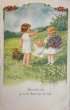 画像1: Postcard　アンティークポストカード　蝶々を見つめるお花摘みの女の子たち　テディベア　Pauli Ebner　ベルギー1934年 (1)
