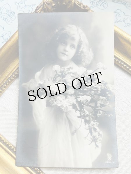 画像2: Postcard    アンティークポストカード　お花と女の子　写真　 Grete Reinwald  ドイツ1909年 (2)