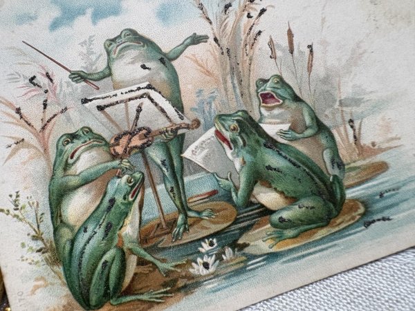 銀砂の装飾あり。