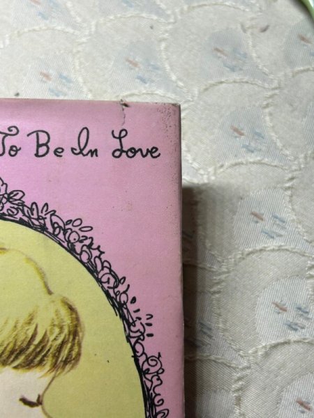 画像4: Vintage Book 洋書   It’s Wonderful To Be In Love  1972年 Rosalind Welcher ロザリンド・ウェルチャー (4)