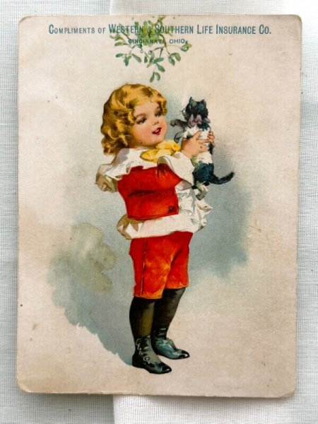 画像1: Trade card 　アンティーク　トレードカード　ヤドリギの下の男の子と子猫　Francis Brundage (1)