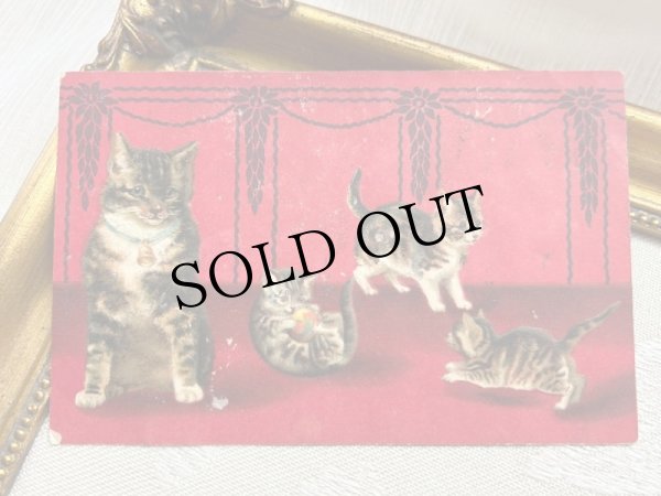 右上角の折れ、紙のゆがみなどあり。