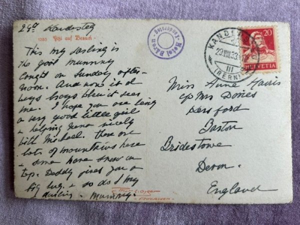 画像2: Postcard  　アンティークポストカード　登山客の荷物を漁るヤギ　スイス1933年 (2)