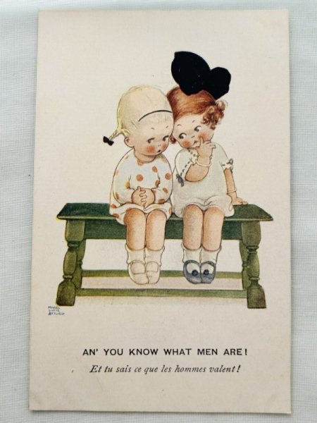 画像1: Postcard 　アンティークポストカード　女の子たちの内緒話　A335 　Mabel Lucie Attwell　（未使用） (1)