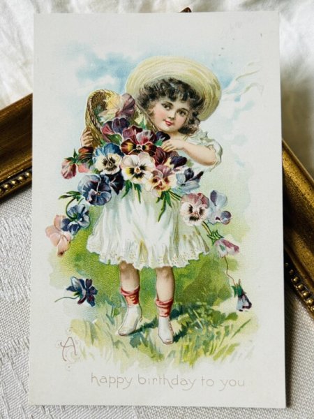 画像2: Postcard　アンティークポストカード　パンジーのお花を振りまく女の子　 (2)