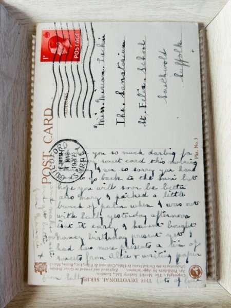 画像2: Postcard  アンティークポストカード　祝福をする天使と子どもたち　Everybody's Brother by Margaret Tarrant　 (2)