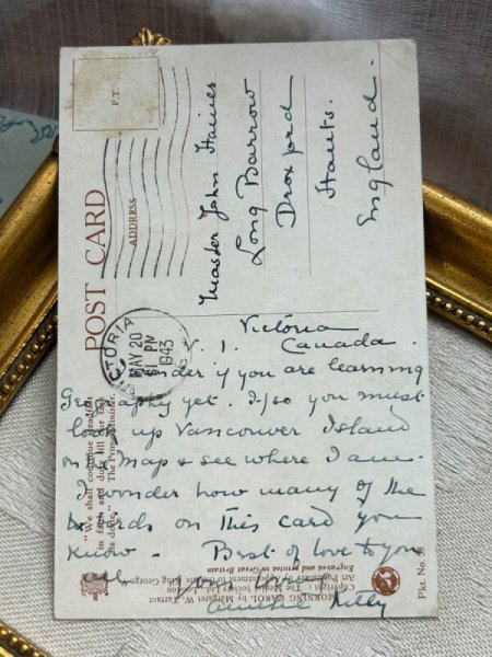 画像4: Postcard  アンティークポストカード　モーニングキャロル　小鳥のさえずりを聞く少年とウサギ　Margaret Tarrant　イギリス1943年 (4)