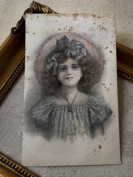 画像2: Postcard アンティークポストカード 帽子の女の子 ウィーン趣味風 ドイツ1908年 (2)