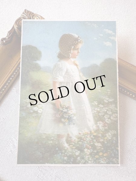 画像2: Postcard 　アンティークポストカード   お花を摘む女の子　（未使用） (2)