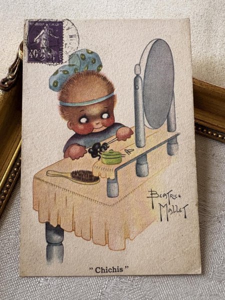 画像2: Postcard  アンティークポストカード   鏡の前の女の子 お化粧台 フランス Beatrice Mallet (2)