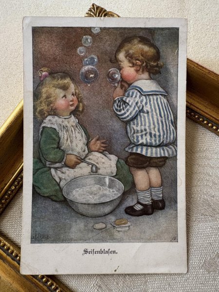 画像2: Postcard アンティークポストカード シャボン玉遊びをする子どもたち Susan Beatrice Pearse  (2)