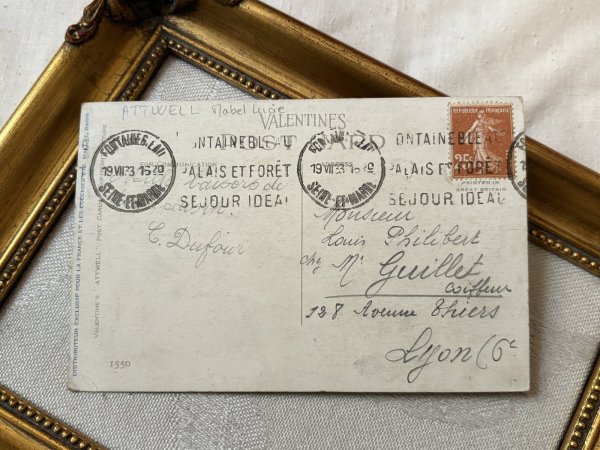 画像3: Postcard 　アンティークポストカード　赤ちゃんのお世話で忙しいベビーシッターの女の子　手紙を書く暇がありません　1550　Mabel Lucie Attwell (3)