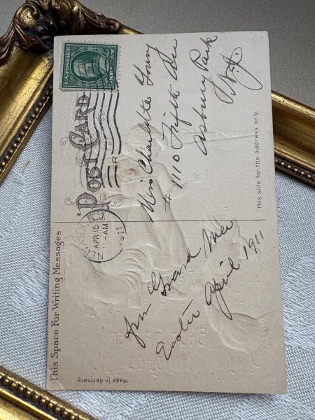 画像4: Postcard 　アンティークポストカード 　イースター　ニワトリに餌をあげる女の子 (4)