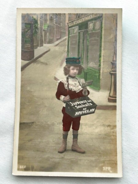 画像1: Postcard    アンティークポストカード　郵便配達人の男の子　写真　フランス (1)