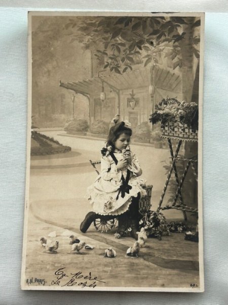 画像1: Postcard    アンティークポストカード　イースター　女の子とヒヨコ　写真　フランス1903年 (1)