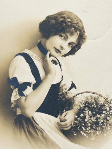 画像2: Postcard    アンティークポストカード　お花かごと女の子　写真　  (2)