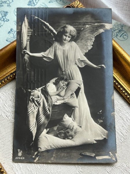 画像3: Postcard　アンティークポストカード　女の子と犬を見守る守護天使　写真　ドイツ1909年 (3)
