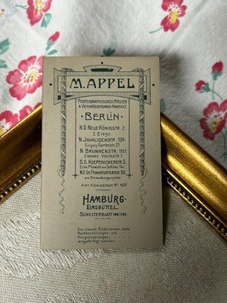 画像4: Vintage carte de visite　アンティーク　ミニ肖像写真　女の子とおもちゃ　犬のプルトイ　ハンブルグ　ドイツ　 (4)