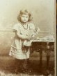 画像2: Vintage carte de visite　アンティーク　ミニ肖像写真　お人形と女の子　ベルリン　ドイツ (2)