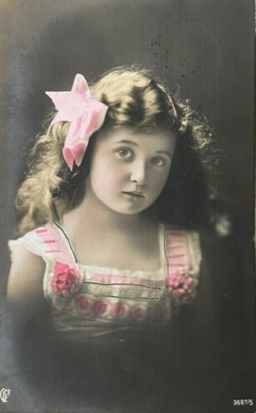 画像1: Postcard　アンティークポストカード　ピンク色のリボンの女の子　写真　ドイツ1912年 (1)