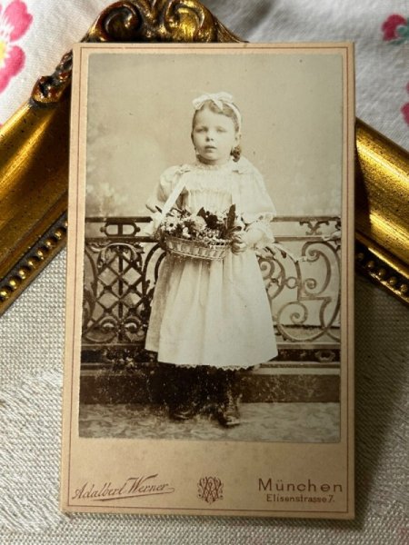 画像2: Vintage carte de visite　アンティーク　ミニ肖像写真　フラワーガール　お花と女の子　ドイツ (2)