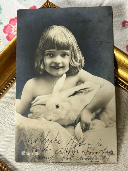 画像3: Postcard　アンティークポストカード　ウサギと女の子　うさぎ　兎　写真　ドイツ1903年 (3)