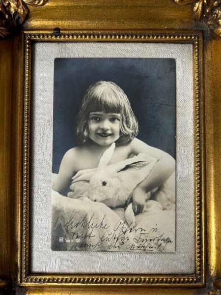 画像2: Postcard　アンティークポストカード　ウサギと女の子　うさぎ　兎　写真　ドイツ1903年 (2)