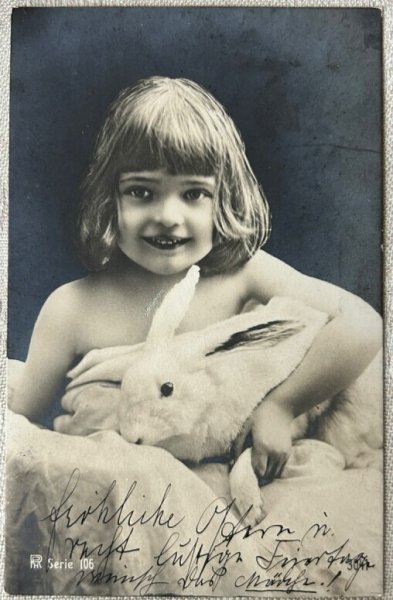 画像1: Postcard　アンティークポストカード　ウサギと女の子　うさぎ　兎　写真　ドイツ1903年 (1)