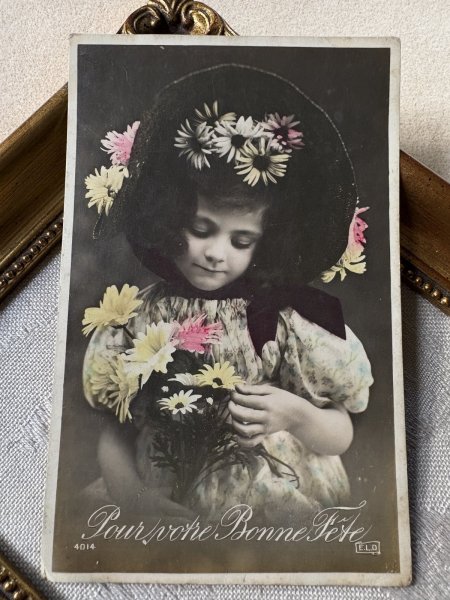 画像2: Postcard アンティークポストカード お花と女の子 帽子 写真 フランス1907年 (2)