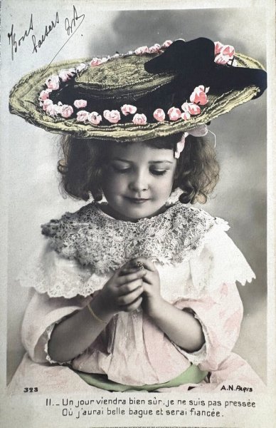 画像1: Postcard　アンティークポストカード　指輪と女の子　帽子　フランス　写真　1905年 (1)