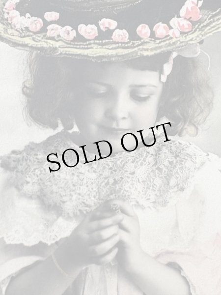 画像3: Postcard　アンティークポストカード　指輪と女の子　帽子　フランス　写真　1905年 (3)