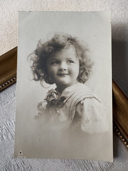 画像2: Postcard アンティークポストカード  女の子 写真 ドイツ1910年 (2)