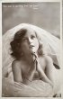 画像1: Postcard　アンティークポストカード　祈る女の子　ヴェール　写真　イギリス　（未使用） (1)