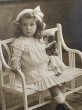 画像2: Postcard　アンティークポストカード　お人形さんと女の子　ドイツ　肖像写真　1911年 (2)