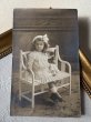 画像3: Postcard　アンティークポストカード　お人形さんと女の子　ドイツ　肖像写真　1911年 (3)