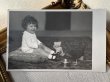 画像2: Postcard　アンティークポストカード　クマのプルトイ女の子　ニワトリ　テディベア　ぬいぐるみ　ドイツ　肖像写真　（未使用） (2)