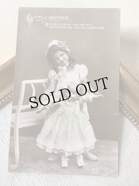 画像2: Postcard　アンティークポストカード　お人形さんと女の子　写真　イギリス1913年 (2)