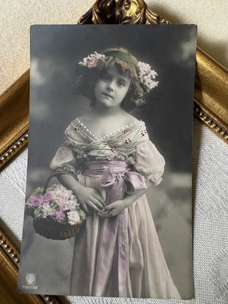 画像2: Postcard    アンティークポストカード　お花かごと女の子　パニエ　写真　 Grete Reinwald 　オーストリア (2)