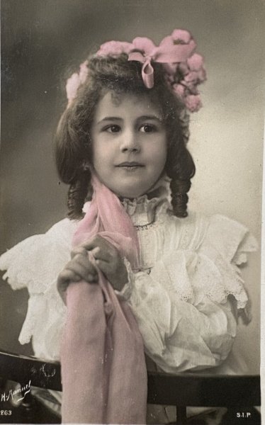 画像1: Postcard　アンティークポストカード　女の子　フランス　1905年　写真 (1)