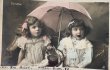 画像1: Postcard　アンティークポストカード　サクランボを食べる子どもたち　傘　写真　フランス　1906年 (1)
